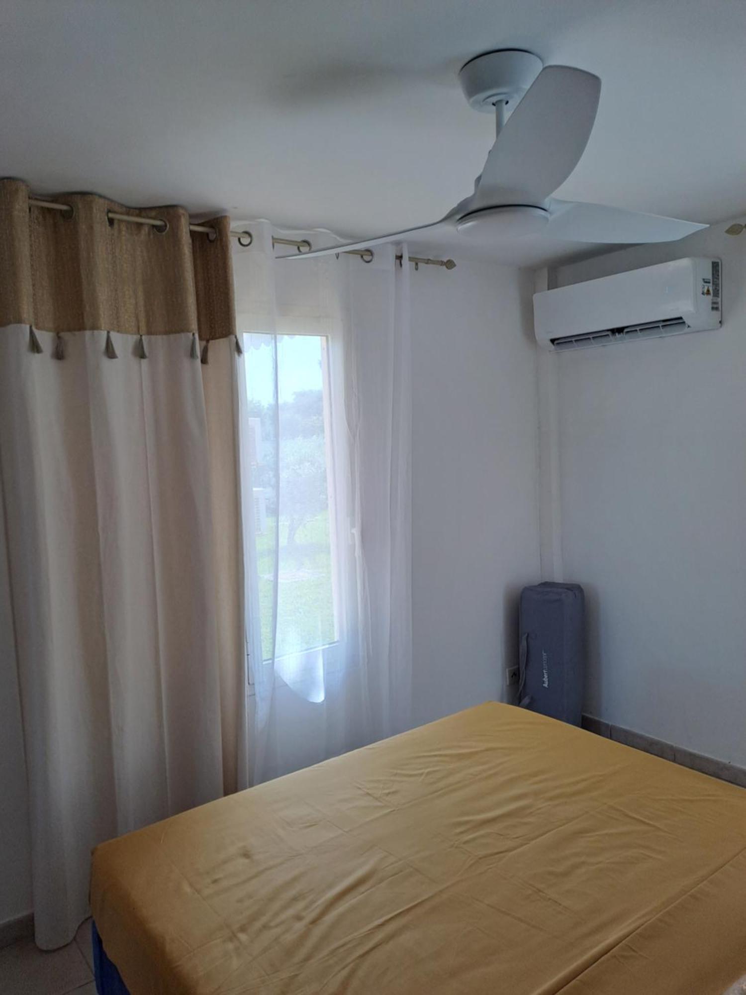 Rdc Appartement En Bord De Mer Au Son Des Vagues Le Moule Exterior foto